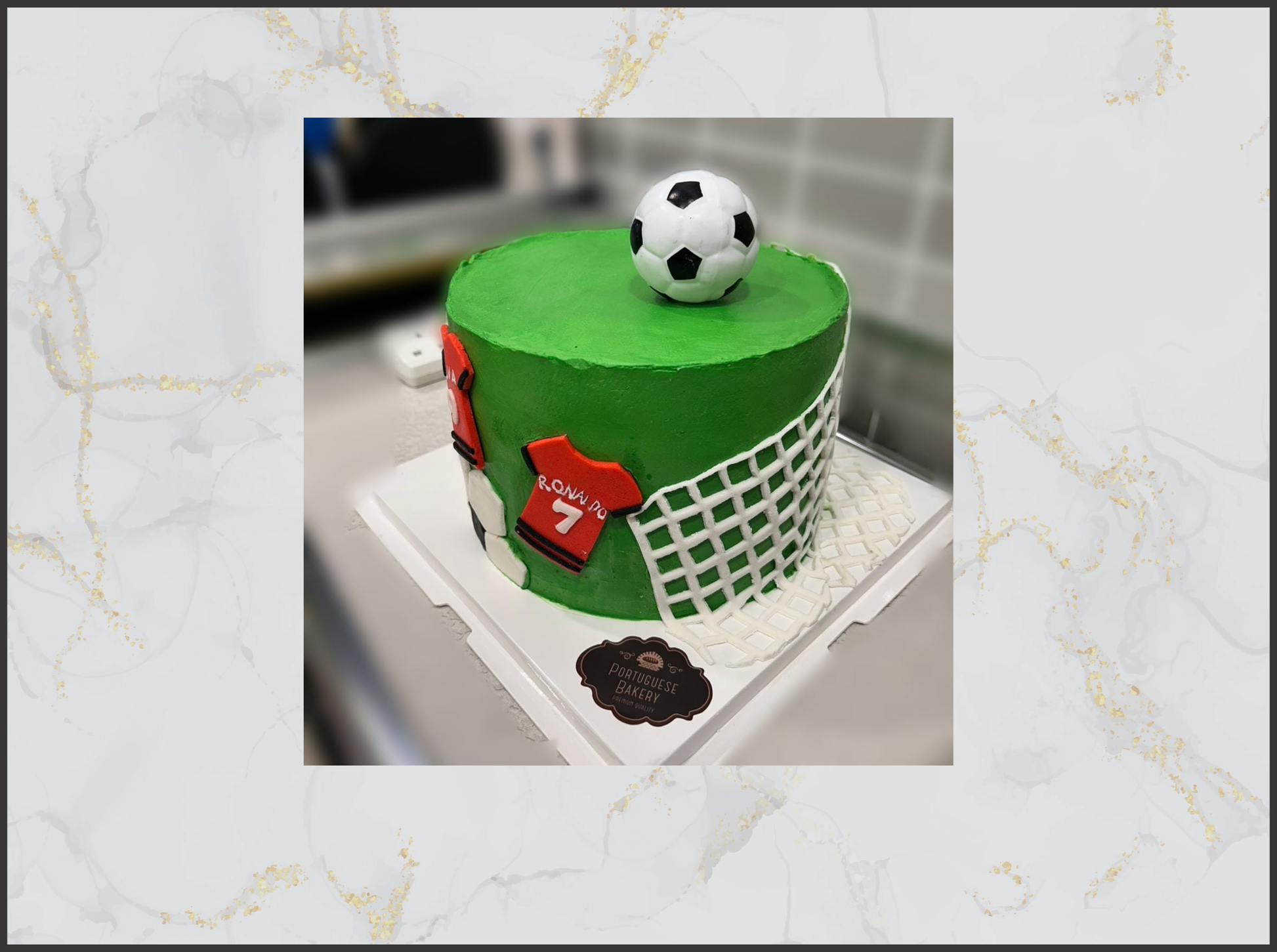 Birthday cake for adults in Macau with elegant design